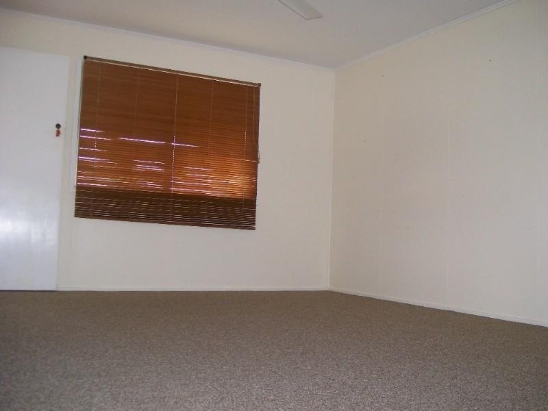 24 Stephenson Street, Moura QLD 4718