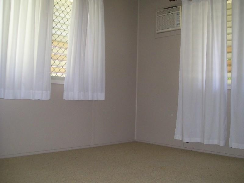 7 Hamilton Street, Moura QLD 4718