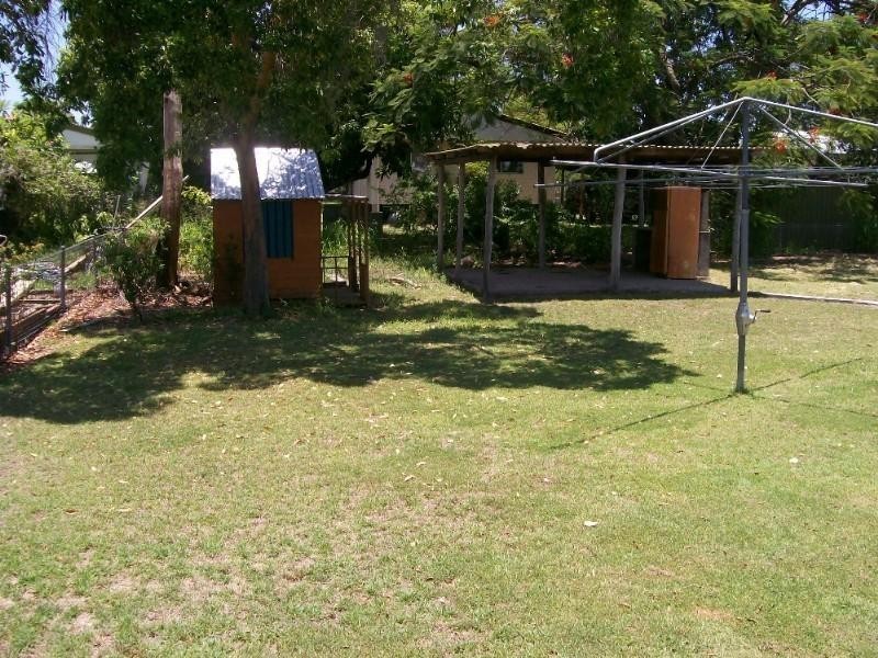 7 Hamilton Street, Moura QLD 4718