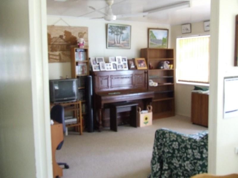 7 King Street, Moura QLD 4718