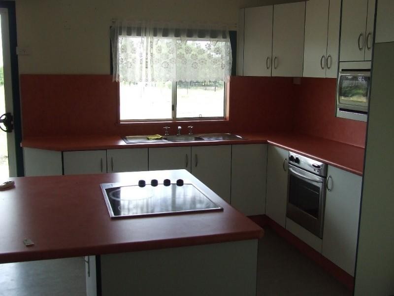 44 Nichloson Street, Moura QLD 4718