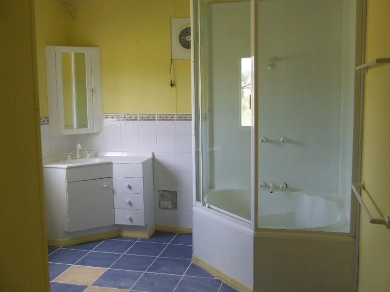 44 Nichloson Street, Moura QLD 4718