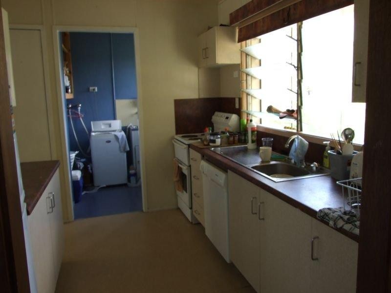 16 Mcarthur Street, Moura QLD 4718