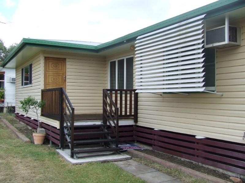 3 Shirley Street, Moura QLD 4718