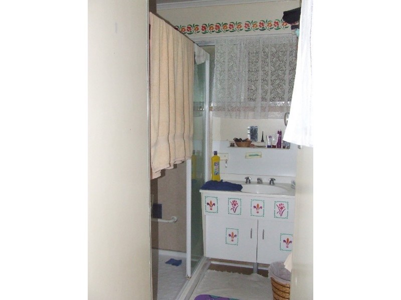 3 Burnham Street, Moura QLD 4718