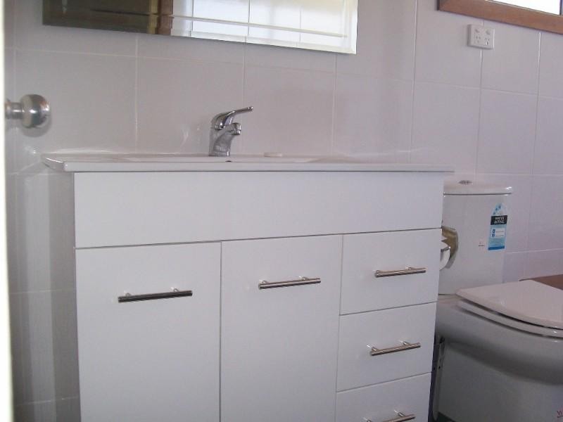 6 Hamilton Street, Moura QLD 4718