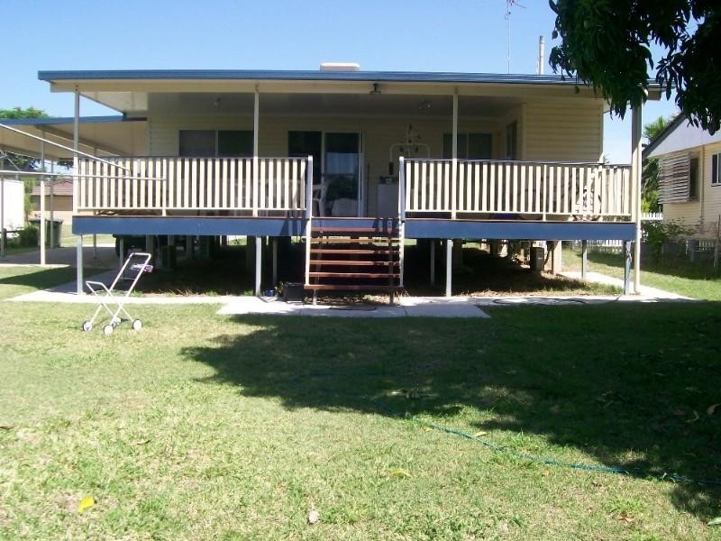 6 Hamilton Street, Moura QLD 4718