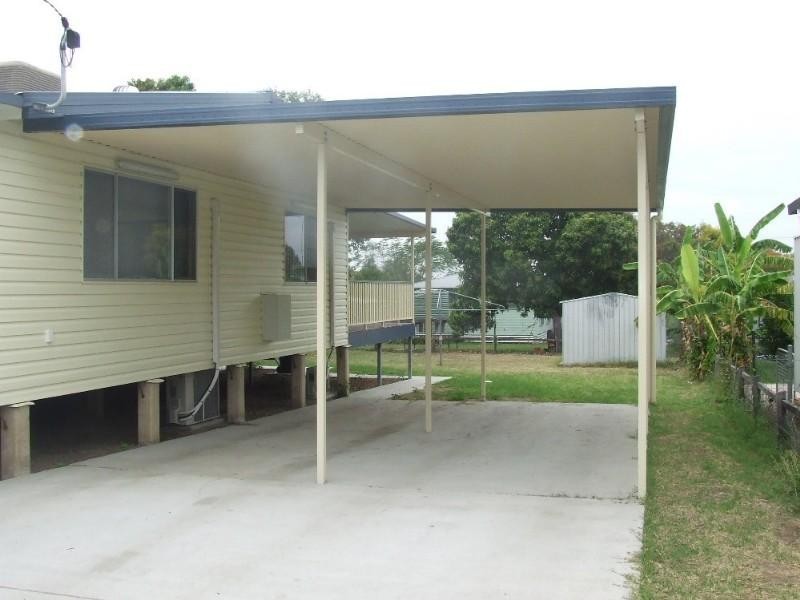 6 Hamilton Street, Moura QLD 4718