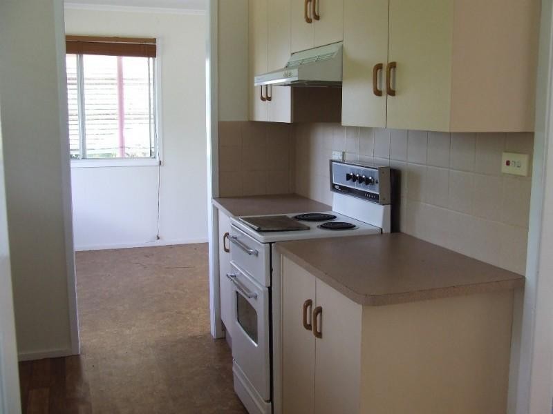 2 Farmer Street, Moura QLD 4718