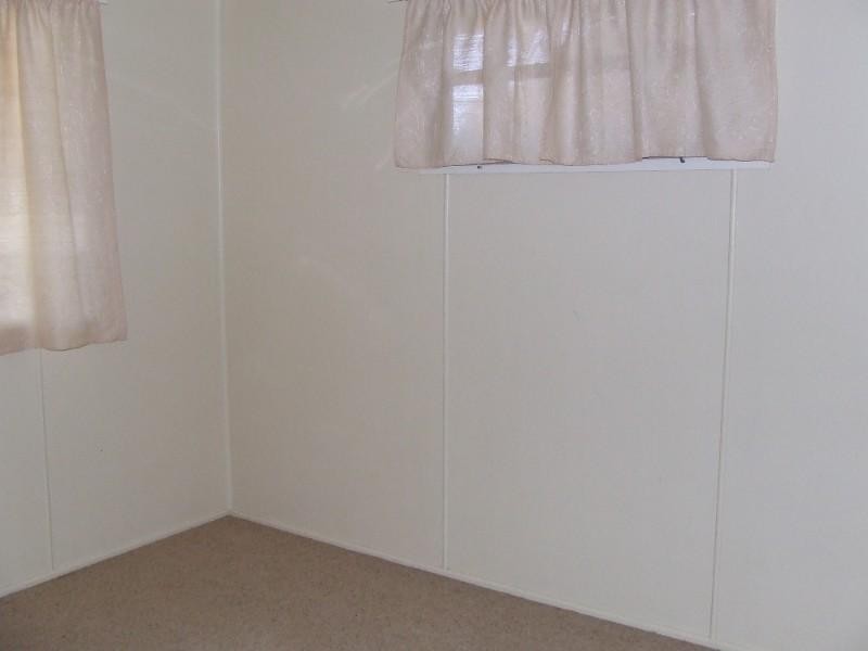 1 Nicklin Street, Moura QLD 4718