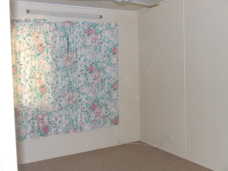 1 Nicklin Street, Moura QLD 4718