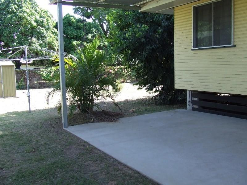 1 Nicklin Street, Moura QLD 4718