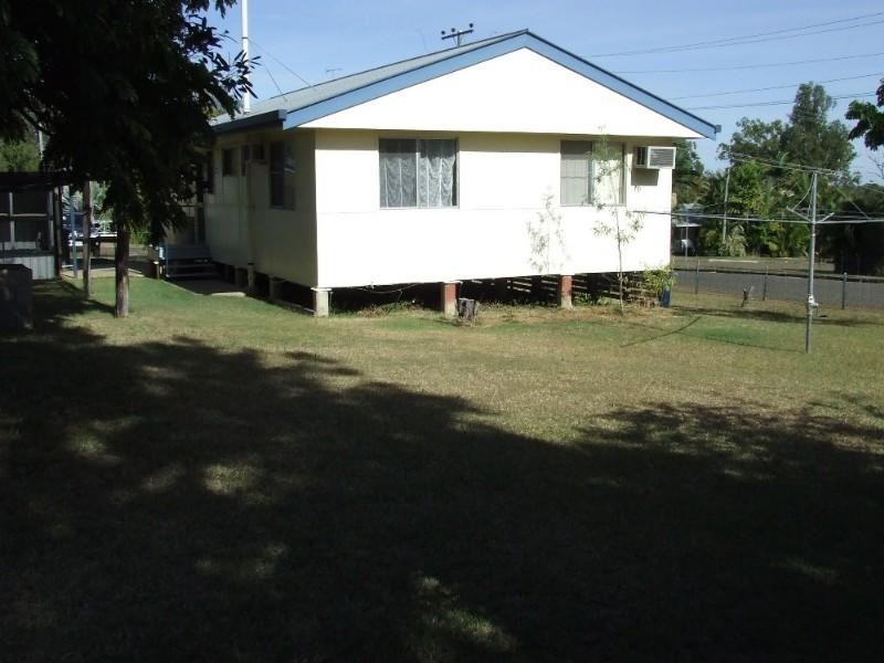 5 Becker Street, Moura QLD 4718