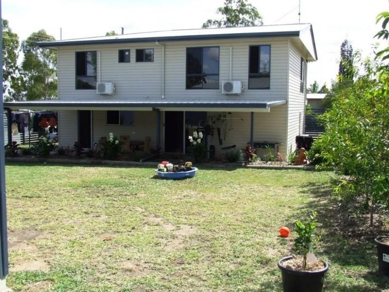 2 King Street, Moura QLD 4718