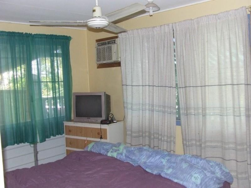 55 Nott Street, Moura QLD 4718