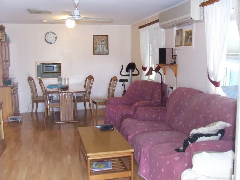 55 Nott Street, Moura QLD 4718