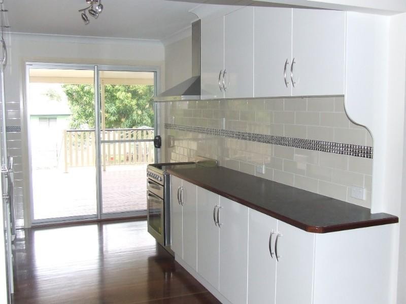 6 Hamilton Street, Moura QLD 4718