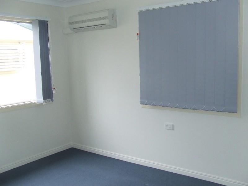 6 Hamilton Street, Moura QLD 4718