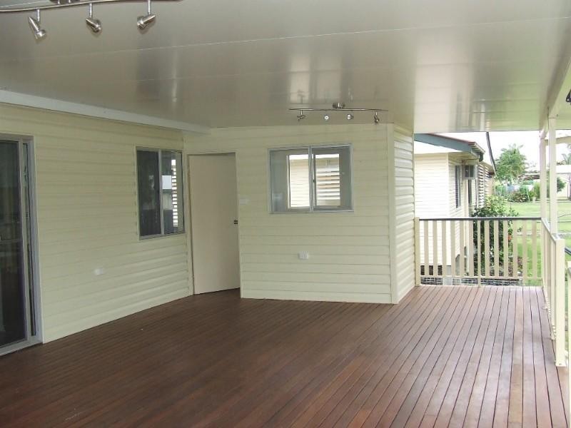 6 Hamilton Street, Moura QLD 4718