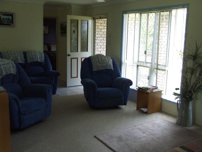 9 Jules Street, Moura QLD 4718