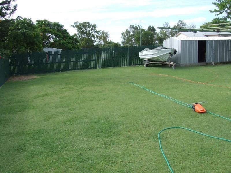 9 Jules Street, Moura QLD 4718