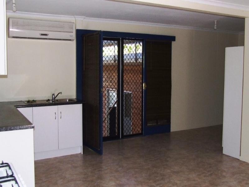 7 Shirley Street, Moura QLD 4718