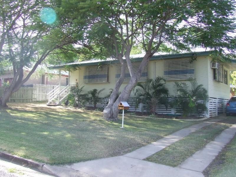 2 Jules Street, Moura QLD 4718