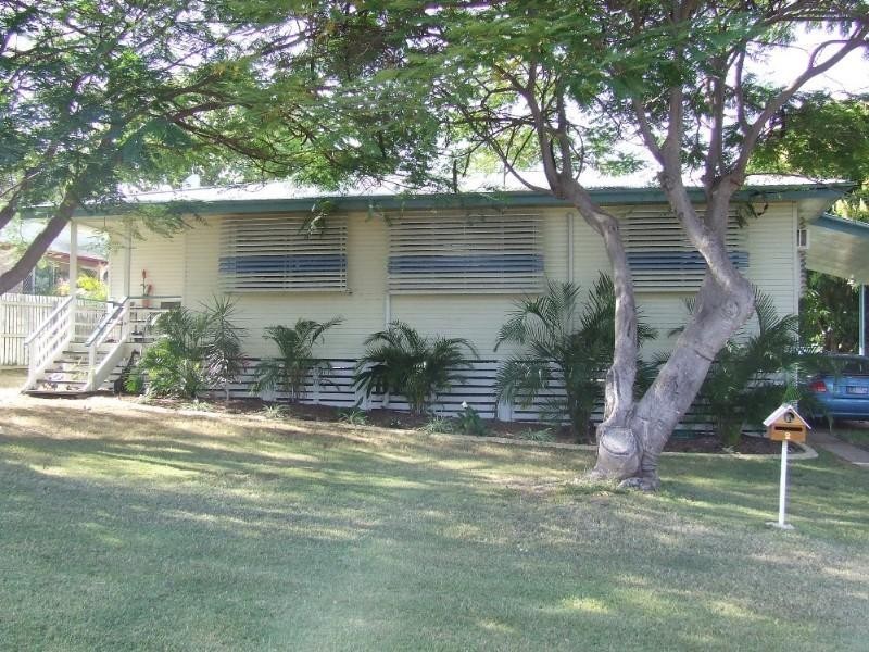 2 Jules Street, Moura QLD 4718