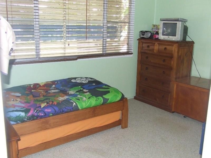 2 Jules Street, Moura QLD 4718