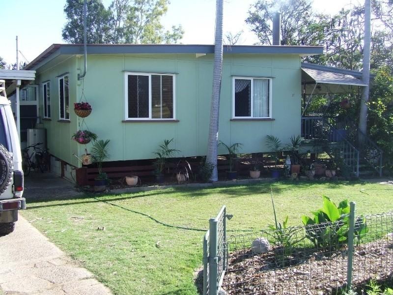 35 Mcarthur Street, Moura QLD 4718