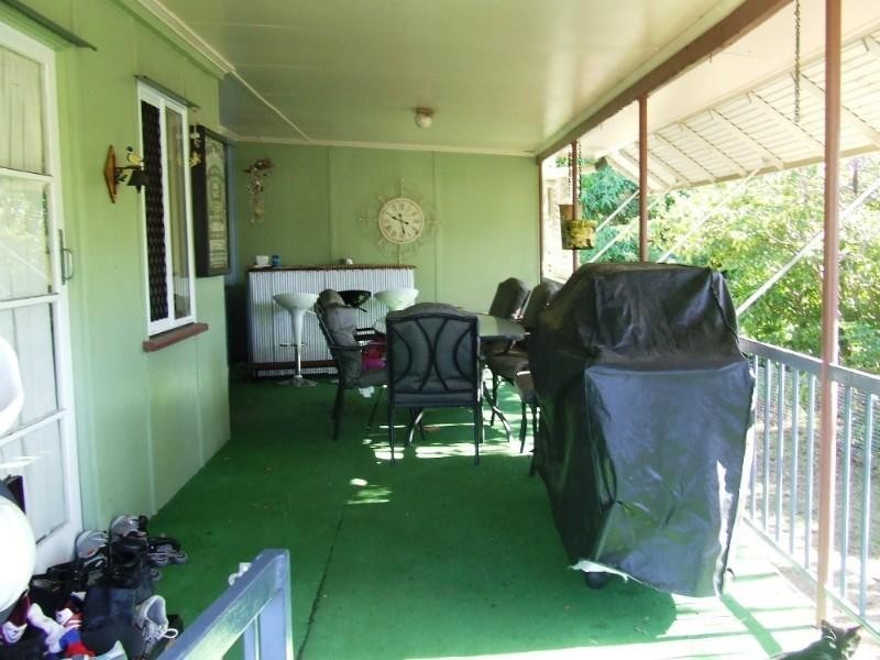 35 Mcarthur Street, Moura QLD 4718