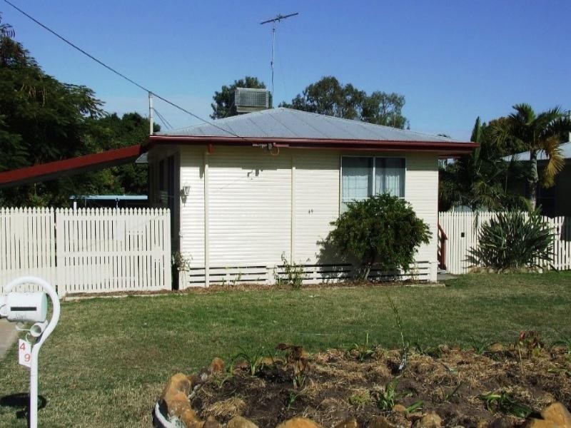 49 Davey Street, Moura QLD 4718