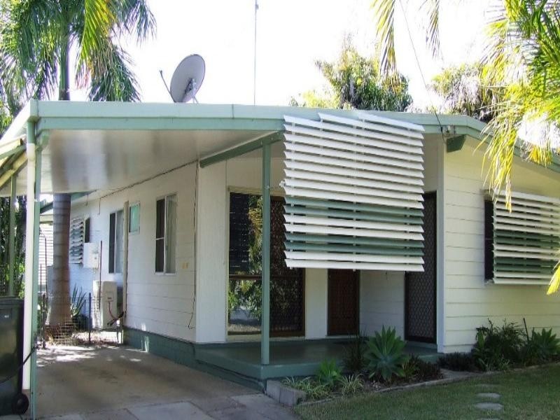 17 Elliot Street, Moura QLD 4718