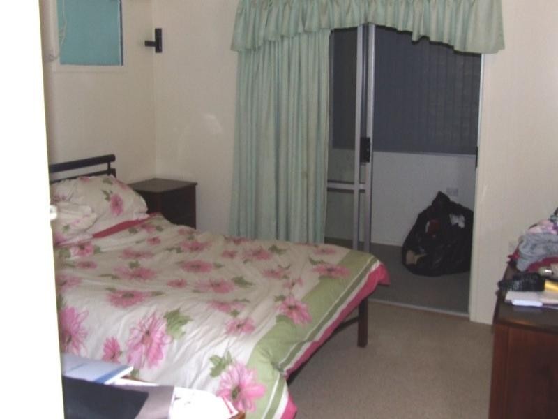 17 Elliot Street, Moura QLD 4718