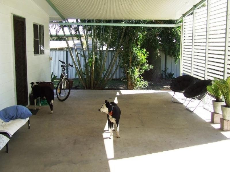 17 Elliot Street, Moura QLD 4718