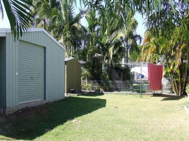 17 Elliot Street, Moura QLD 4718