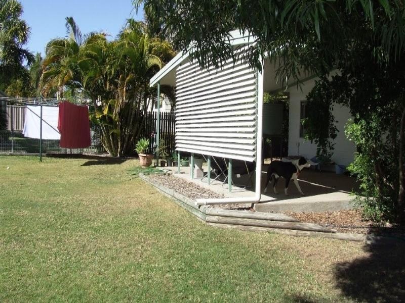 17 Elliot Street, Moura QLD 4718