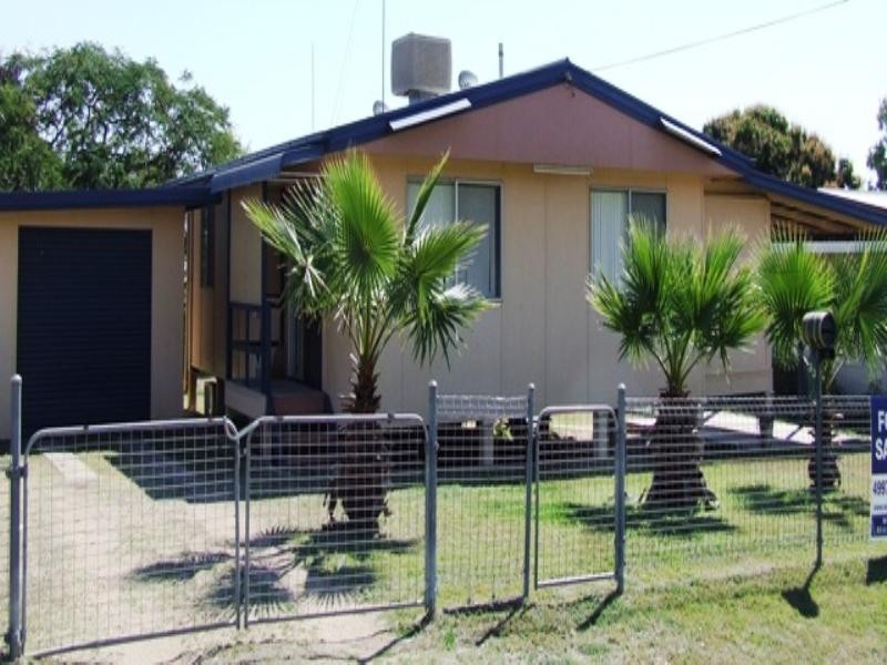 33 Dawson Highway, Moura QLD 4718