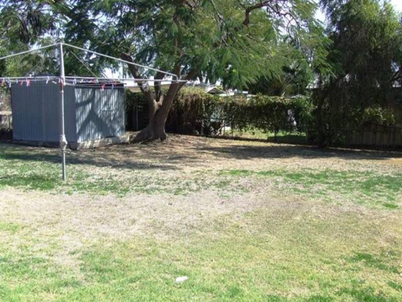 33 Dawson Highway, Moura QLD 4718