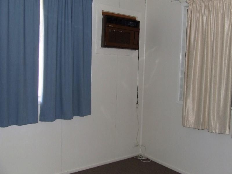 16 Stephenson Street, Moura QLD 4718