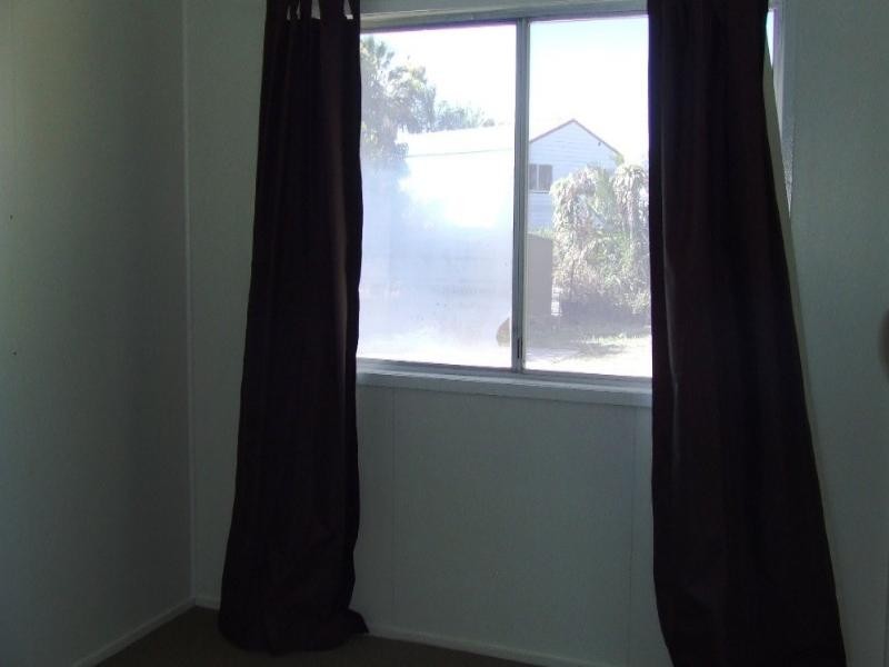 16 Stephenson Street, Moura QLD 4718