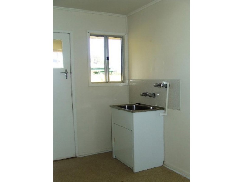 16 Stephenson Street, Moura QLD 4718