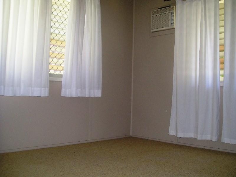 7 Hamilton Street, Moura QLD 4718