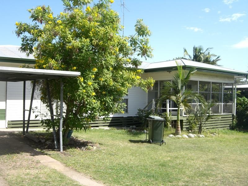 25 Dawson Highway, Moura QLD 4718