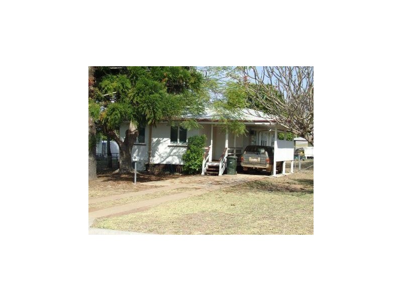 16 Knaggs Street, Moura QLD 4718