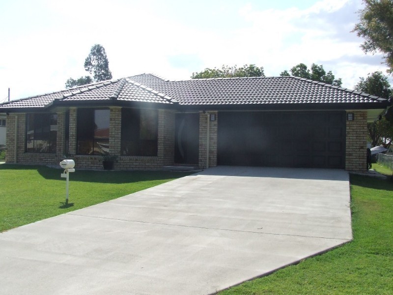 13 McArthur, Moura QLD 4718