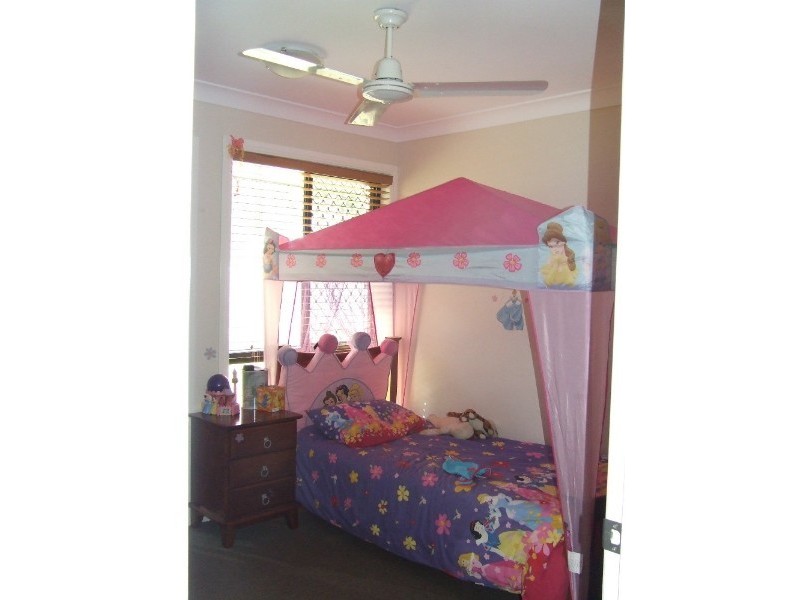 13 McArthur, Moura QLD 4718