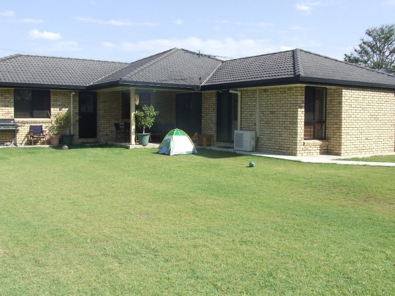 13 McArthur, Moura QLD 4718