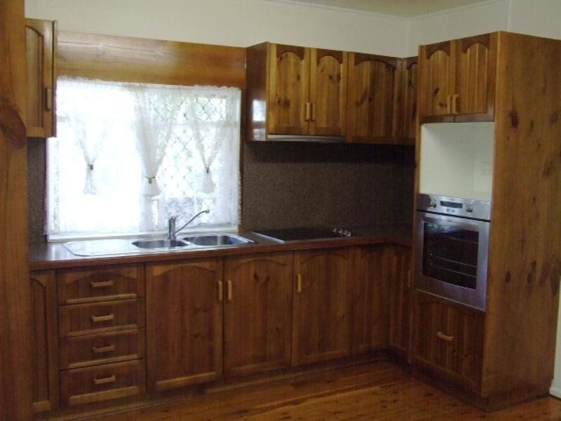 11 Shirley Street, Moura QLD 4718