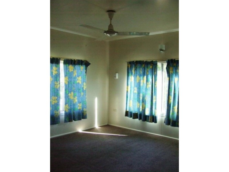 11 Shirley Street, Moura QLD 4718